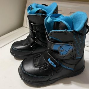 Burton Youth Snowboarding boots black/blue size 3 youth